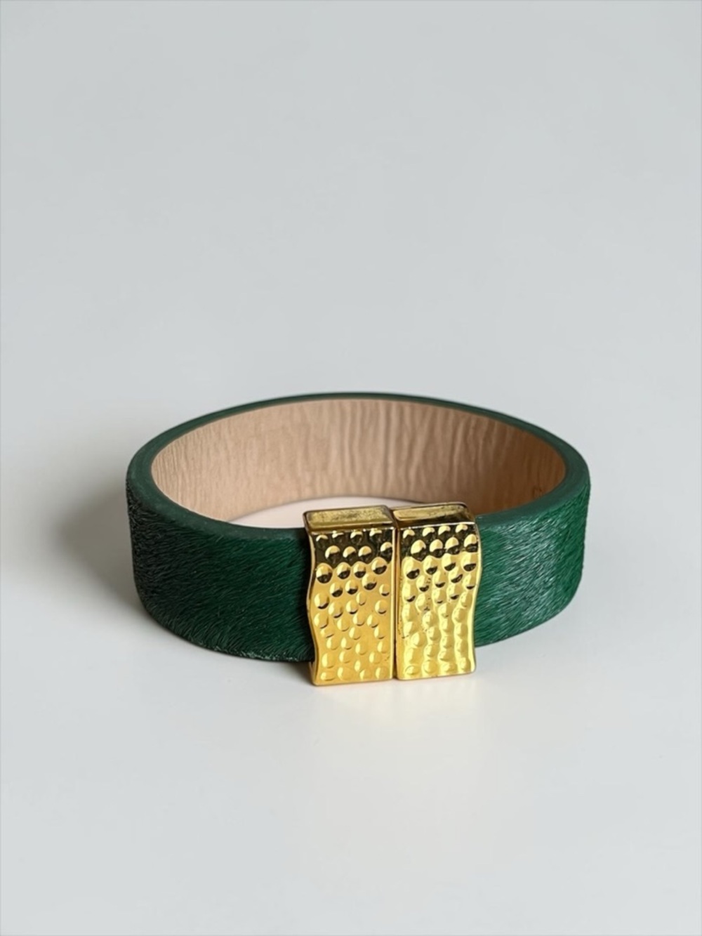 Rustic Cuff Emerald Green Gold Tone Genuine Leather Magnetic Bracelet CC O
